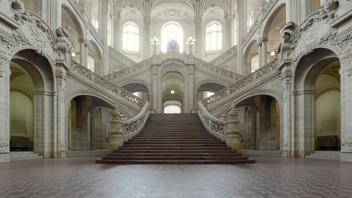 Foyer and grand staircase of the Kriminalgericht Moabit criminal court, Berlin